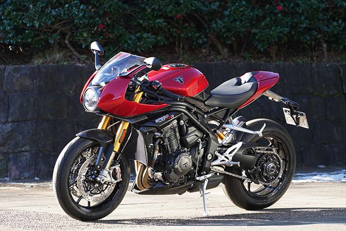 トライアンフのカフェレーサー「スピードトリプル1200RR」を試乗インプレ！美麗なボディラインに秘められた鋭い牙の07写真