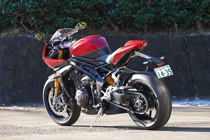 トライアンフのカフェレーサー「スピードトリプル1200RR」を試乗インプレ！美麗なボディラインに秘められた鋭い牙の08写真