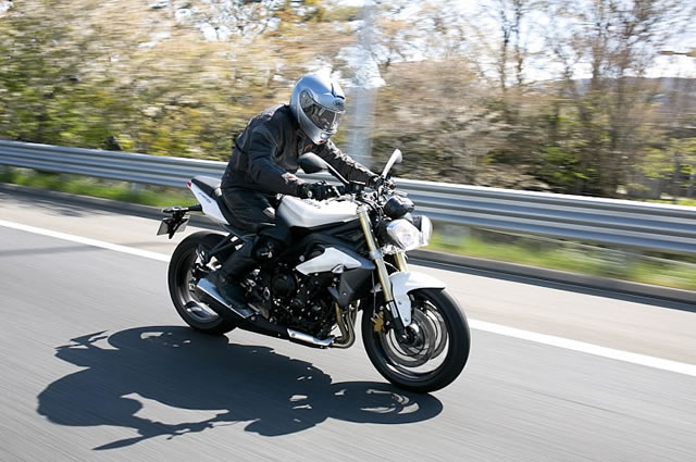 TRIUMPH ストリートトリプルR エアクリーナーボックス