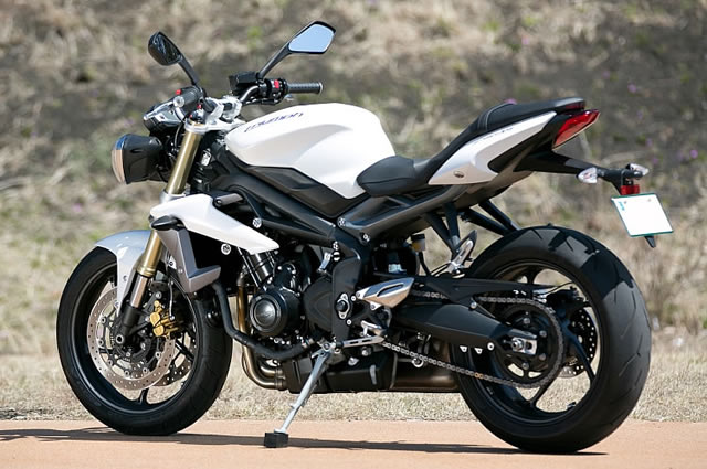 トライアンフ ストリートトリプル 85 試乗インプレッション | バージン