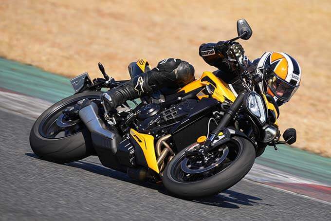 トライアンフの新型ストリートトリプル765 RS試乗インプレ！Moto2パワーを得たミドルクラス最強のハンドリングマシン