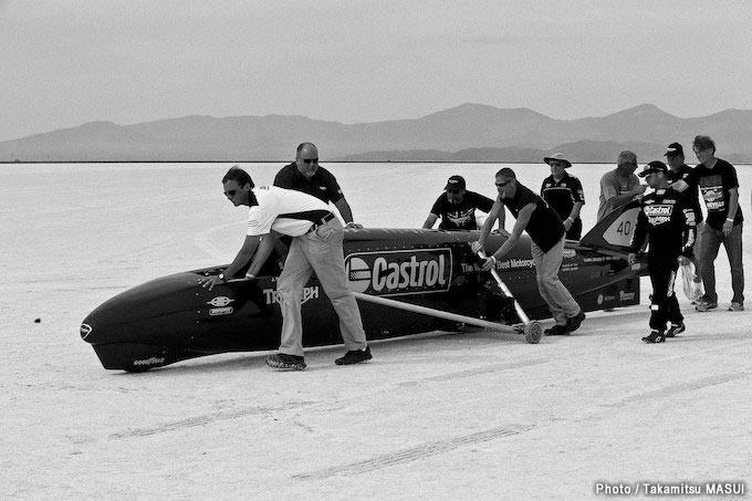 増井貴光 写真集『bonneville the photography of land speed racing on salt flats』6月23日発売