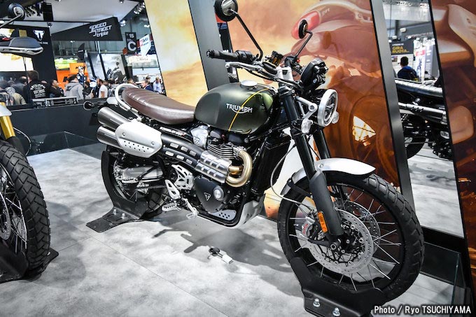 【EICMA2018レポート】新型スクランブラー1200 XC/XEに注目が集まるトライアンフブースの画像