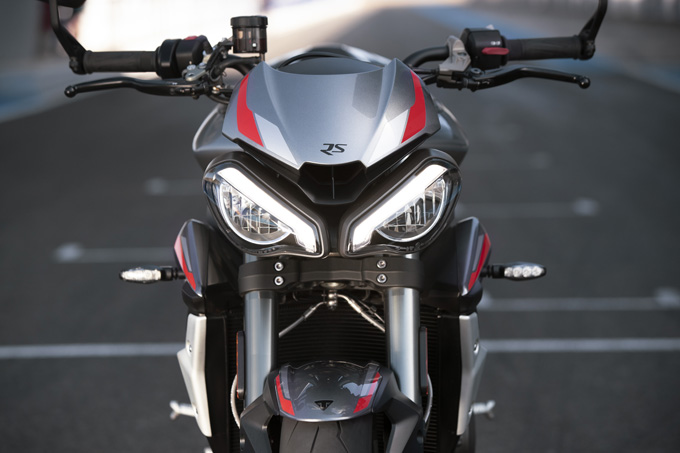 Moto2エンジン開発チームが改良を加えた765ccのトリプルエンジンを搭載した新型「STREET TRIPLE RS（ストリート トリプルRS）」発表の画像