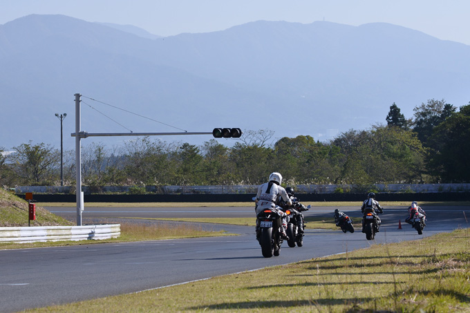 サーキット走行初心者も大歓迎！第三回「トライアンフ ライディング アカデミー(TRA)」 レポートの画像