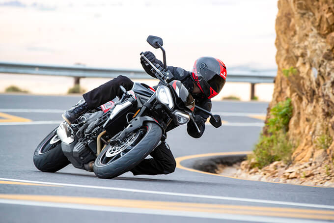 45mmシート高が下げられた新型Street Triple R Low（ストリートトリプルRロー）を発表の画像