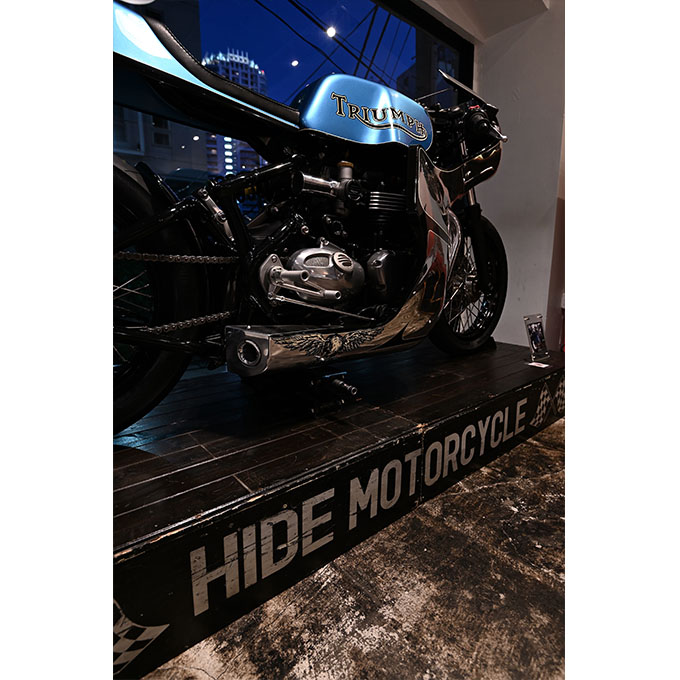 ト「ON THE ROAD'20～THE HIDE MOTORCYCLE Supported by NEUTRAL & RUDE GALLERY～」トライアンフのボンネビルボバーを宝石のようなカフェレーサーにカスタムの32画像