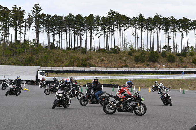 安全にスポーツライディングを楽しむためのサーキット講習会！「第4回 トライアンフ・ライディング・アカデミー(TRA)」 レポートの15画像