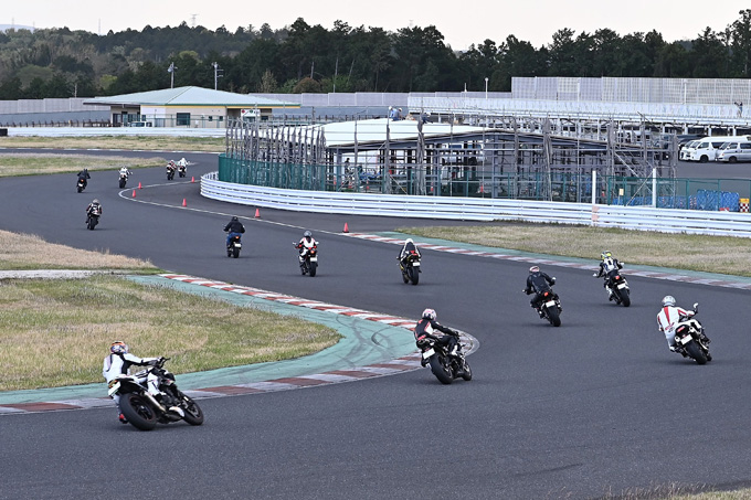 安全にスポーツライディングを楽しむためのサーキット講習会！「第4回 トライアンフ・ライディング・アカデミー(TRA)」 レポートの33画像