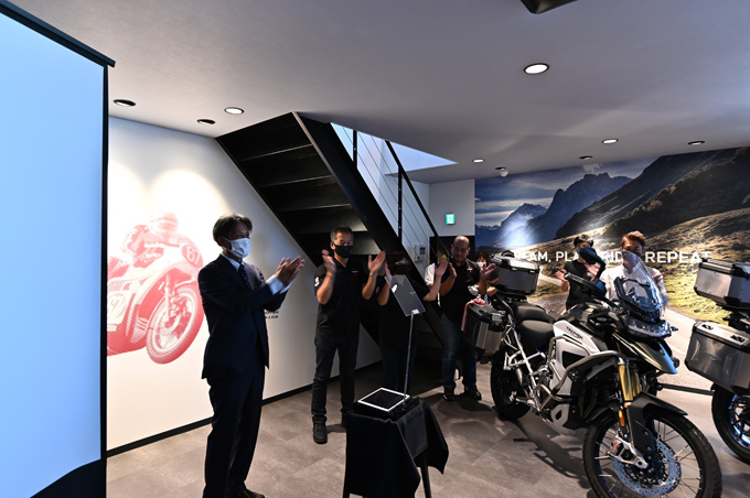 新型タイガー1200専用展示スペースを設置したトライアンフ正規販売店「トライアンフ浜松」がグランドオープン！の25画像