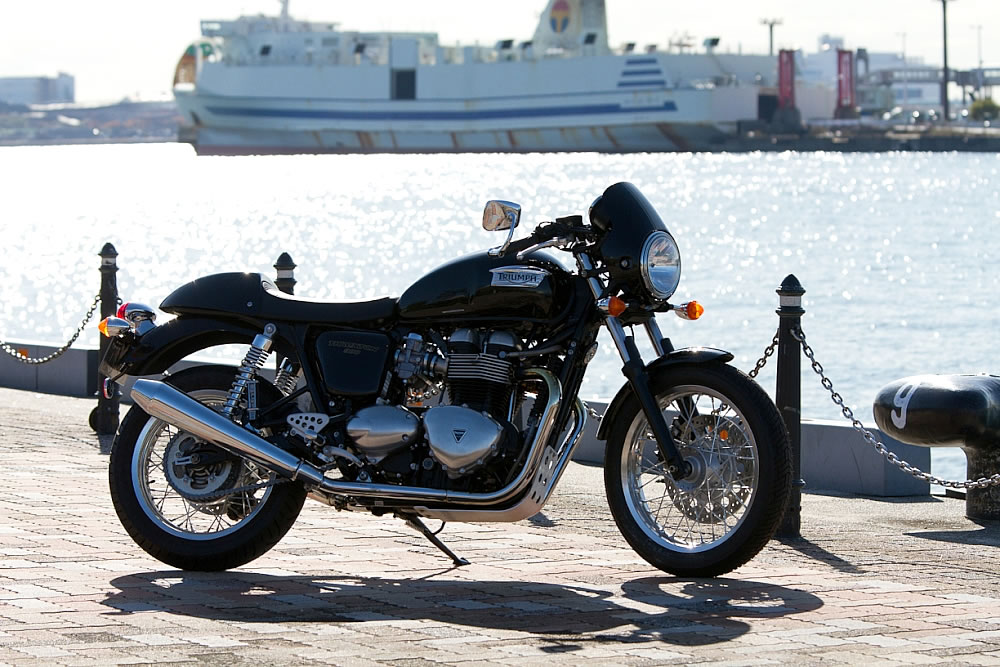 triumph トライアンフ　スラグストン900 ボンネビルT100用