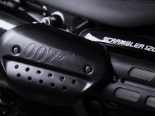 007のジェームス・ボンドモデル「TRIUMPH SCRAMBLER 1200 BOND EDITION」を発表の画像