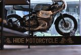 「ON THE ROAD’20～THE HIDE MOTORCYCLE Supported by NEUTRAL & RUDE GALLERY～」トライアンフのボンネビルボバーを宝石のようなカフェレーサーにカスタムの画像