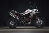 英国ヒンクレー工場で生産された100万台目のトライアンフはTiger 900 Rally Proベースのカスタムペイントモデル！の画像