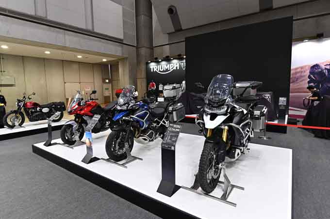 注目の新型ストリートトリプルなどが展示された「第50回東京モーターサイクルショー」トライアンフブースレポート！の10画像