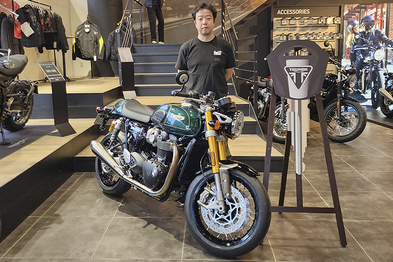 スラクストンRS ファイナルエディション （2025） トライアンフ