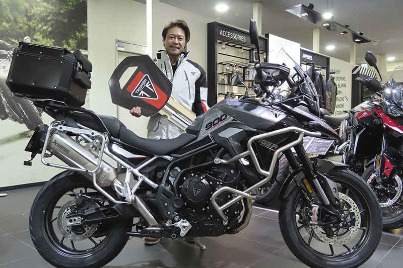 トライアンフ東京 | TRIUMPH