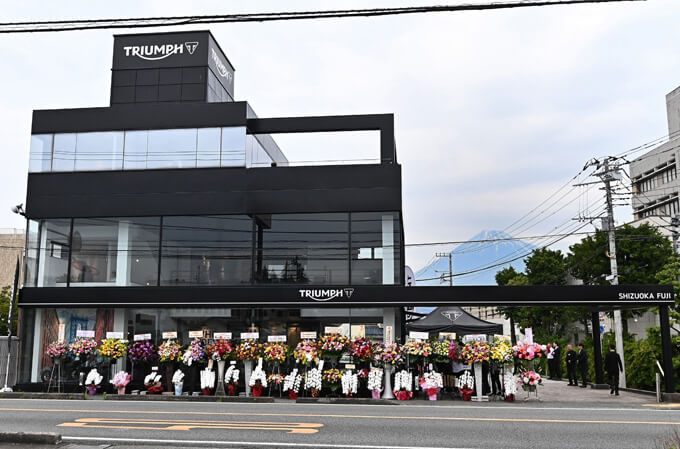 富士山を臨む絶景！「トライアンフ静岡富士」が5/17にグランドオープン！！　01画像