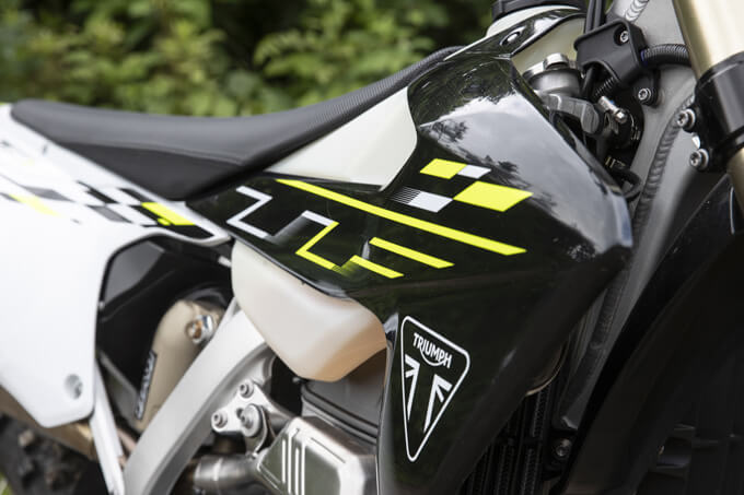 【トライアンフ TF250-E / TF450-E 試乗記】オフロード界に殴り込みをかけた、本気の英国製エンデューロマシン 01画像