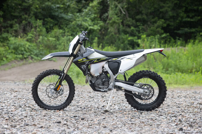 【トライアンフ TF250-E / TF450-E 試乗記】オフロード界に殴り込みをかけた、本気の英国製エンデューロマシン 04写真