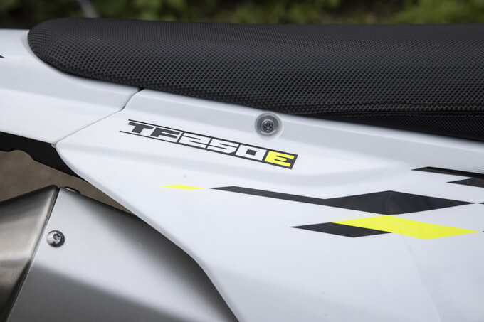 【トライアンフ TF250-E / TF450-E 試乗記】オフロード界に殴り込みをかけた、本気の英国製エンデューロマシン 26画像