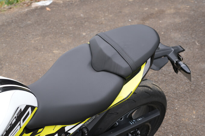 【【トライアンフ デイトナ660 試乗記】ライダーにフィットする誂え感が大きな魅力 19画像