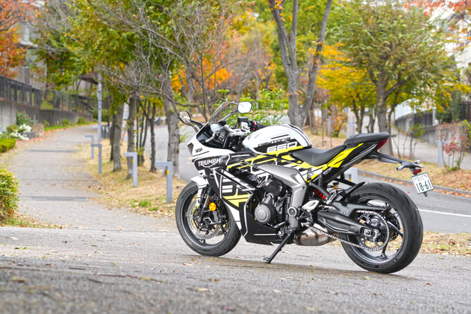 【【トライアンフ デイトナ660 試乗記】ライダーにフィットする誂え感が大きな魅力 メイン写真