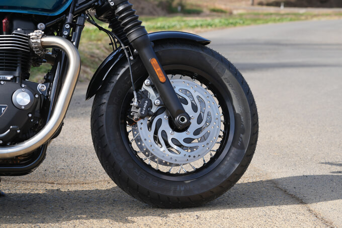 【トライアンフ ボンネビル ボバー 試乗記】ストリートレーサーの元祖、ここに極まる13画像