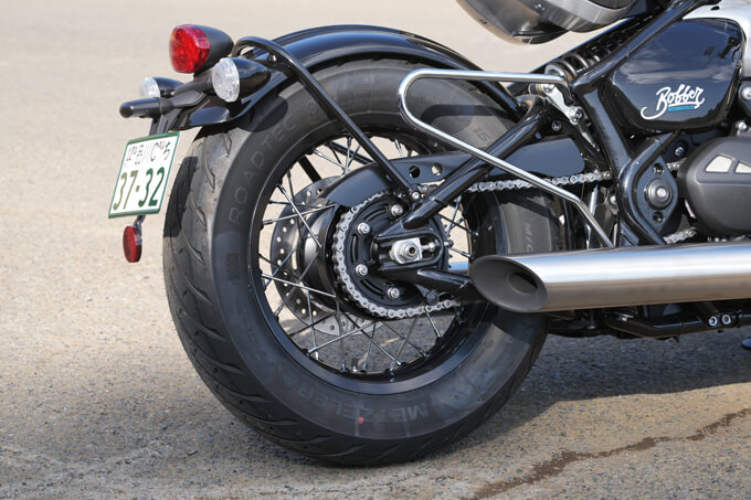 【トライアンフ ボンネビル ボバー 試乗記】ストリートレーサーの元祖、ここに極まる14画像