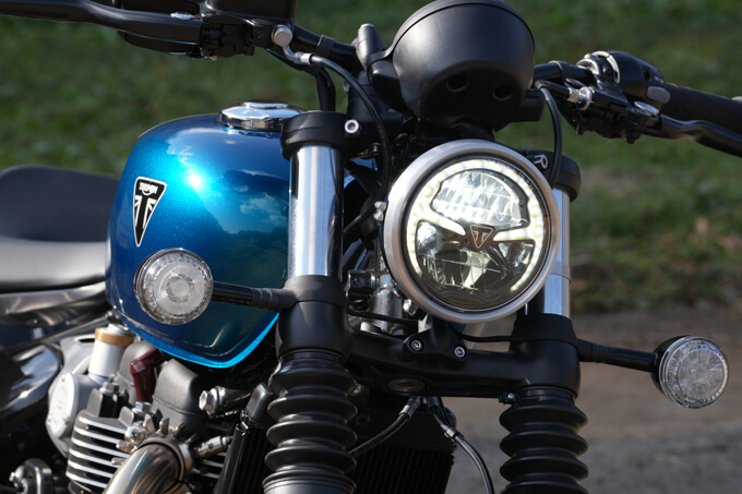 【トライアンフ ボンネビル ボバー 試乗記】ストリートレーサーの元祖、ここに極まる15画像