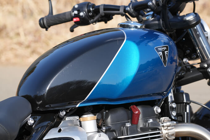 【トライアンフ ボンネビル ボバー 試乗記】ストリートレーサーの元祖、ここに極まる20画像