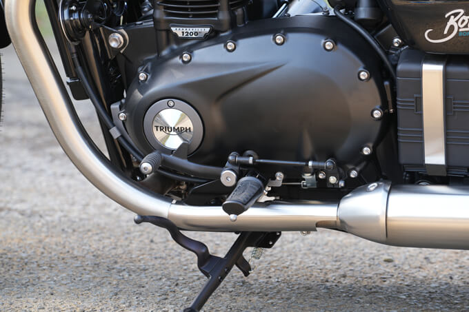 【トライアンフ ボンネビル ボバー 試乗記】ストリートレーサーの元祖、ここに極まる21画像