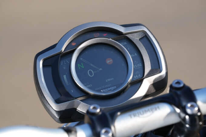 【トライアンフ スクランブラー1200XE 試乗記】しなやかさで受け止める、ビッグツインの圧倒的トルク16画像