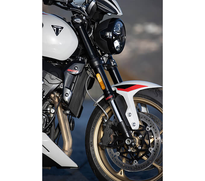 【トライアンフ新型トライデント800 海外試乗記】トライアンフ“らしさ”が光る都会派ロードスター 10画像