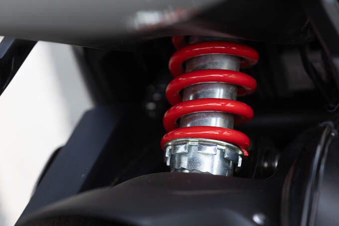 【トライアンフ新型トライデント800 海外試乗記】トライアンフ“らしさ”が光る都会派ロードスター 11画像