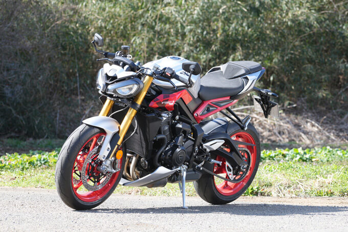 【トライアンフ ストリートトリプル765RX 試乗記】走る歓びを凝縮したプレミアム・ハンドリングマシン04画像