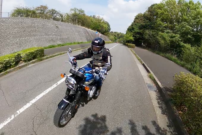 【トライアンフ ボンネビル T120 試乗記】これぞ“ボンネビルの完成形” 現代技術で磨かれた正統トラディショナル08写真