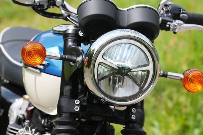【トライアンフ ボンネビル T120 試乗記】これぞ“ボンネビルの完成形” 現代技術で磨かれた正統トラディショナル16画像