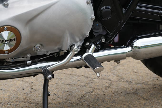 【トライアンフ ボンネビル T120 試乗記】これぞ“ボンネビルの完成形” 現代技術で磨かれた正統トラディショナル17画像