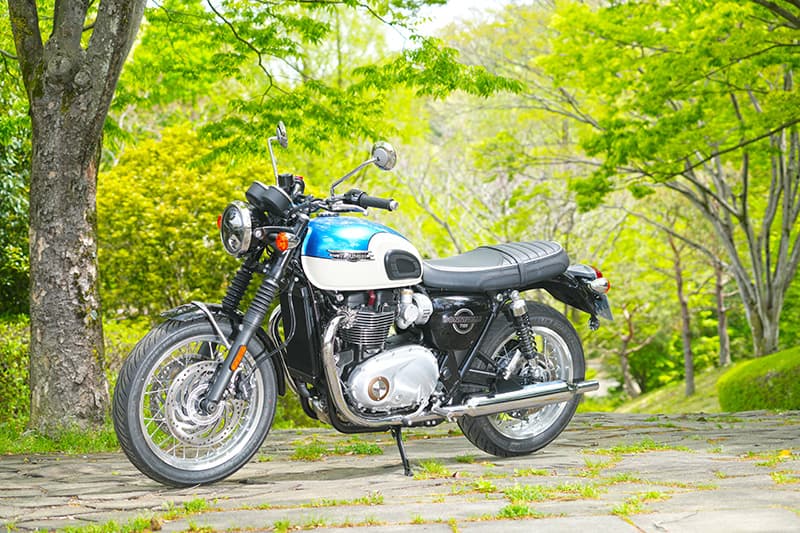 【トライアンフ ボンネビル T120 試乗記】これぞ“ボンネビルの完成形” 現代技術で磨かれた正統トラディショナル