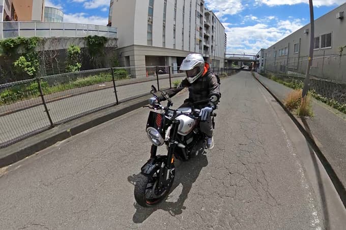 【トライアンフ トラッカー400 試乗記】自由に、軽快に、そしてちょっとワイルドに！06写真
