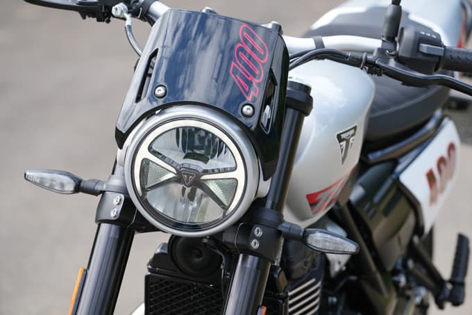 【トライアンフ トラッカー400 試乗記】自由に、軽快に、そしてちょっとワイルドに！20画像