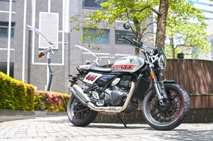 【トライアンフ トラッカー400 試乗記】自由に、軽快に、そしてちょっとワイルドに！ メイン写真