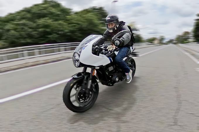 【トライアンフ スラクストン400 試乗記】見た目だけで終わらない。これにてシングルスポーツの新章開幕。08写真