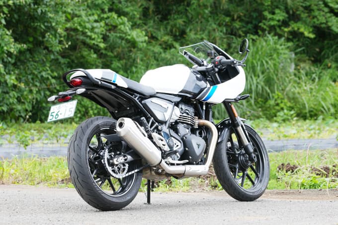 【トライアンフ スラクストン400 試乗記】見た目だけで終わらない。これにてシングルスポーツの新章開幕。09写真
