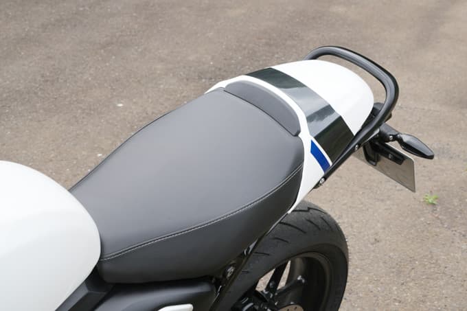 【トライアンフ スラクストン400 試乗記】見た目だけで終わらない。これにてシングルスポーツの新章開幕。19画像